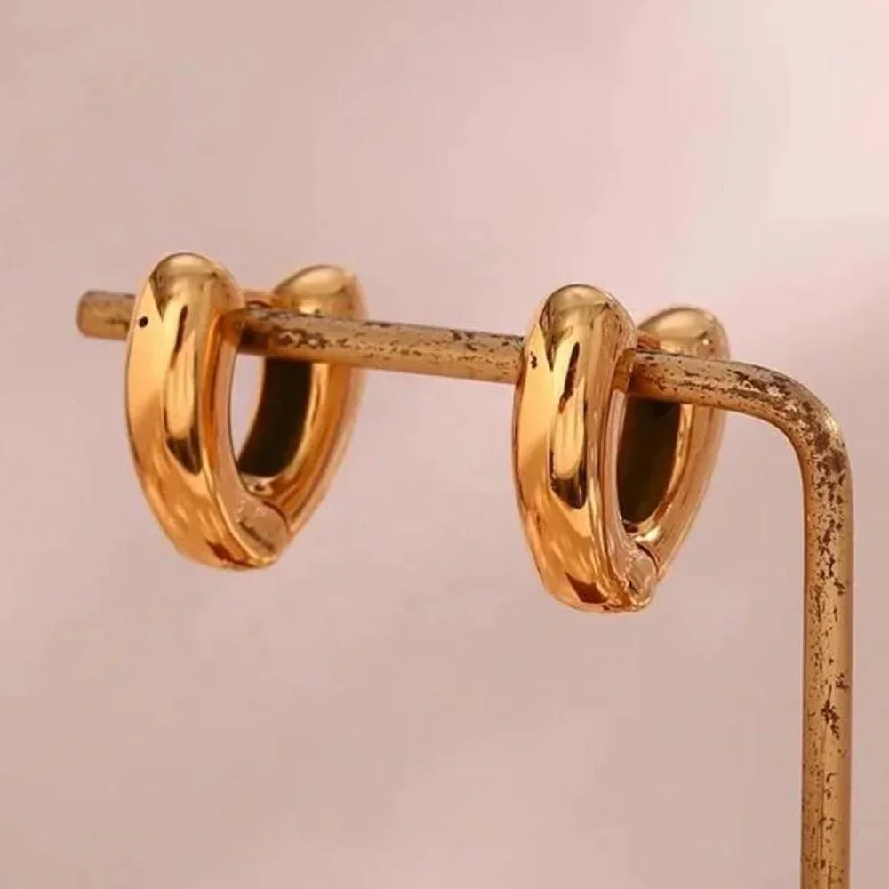 New 18K Chunky Hollow Heart Shape Huggies Earrings, NICE EARRINGS, CUTE EARRINGS - Picture 5 of 8